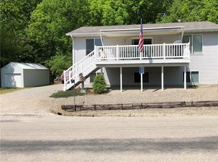 1153 Lakeshore Dr, Brooklyn, IA 52211