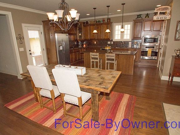 3rd image of 3652 Village Center Ln