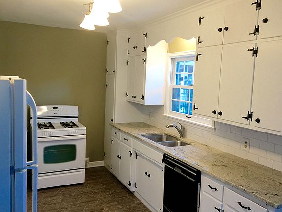 Kitchen Newly Remodeled