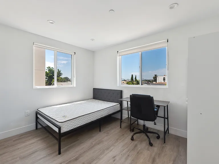1299 W 36th St - USC DPS — Photo 12