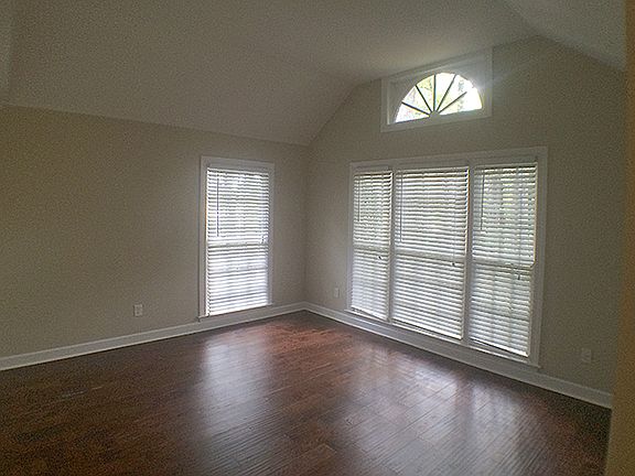 4th image of 1561 Wood Farms Dr