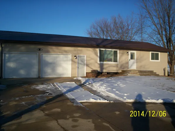 514 E Front St, Claremont, MN 55924