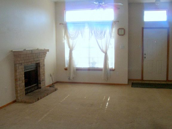 5th image of 12 Poplar Pl