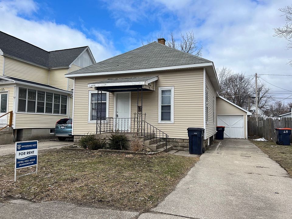 1st image of 37 E 19th St