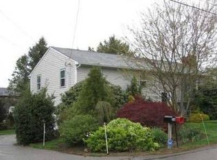 56 Bedford Cir, Narragansett, RI 02882