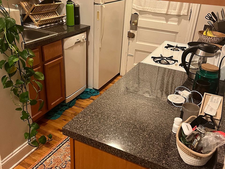 1st image of 3815 N Greenview Ave #202E