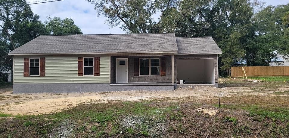 1st image of 217 Manilla Ave N