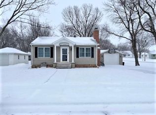 1002 Sunset Dr, Gowrie, IA 50543
