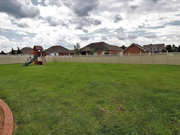 4th image of 555 Peppers Mill Dr