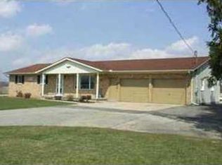 10260 W Parmalee Rd, Middleville, MI 49333