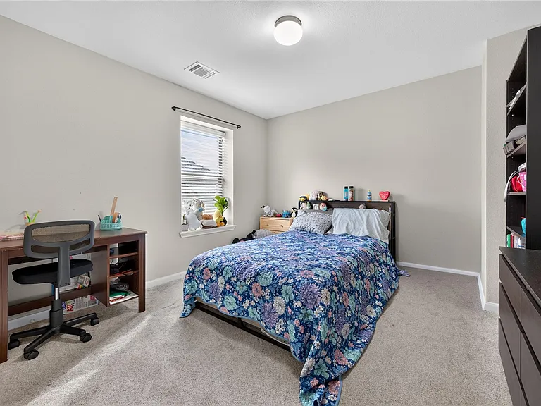 112 Latitude Ln — Photo 7