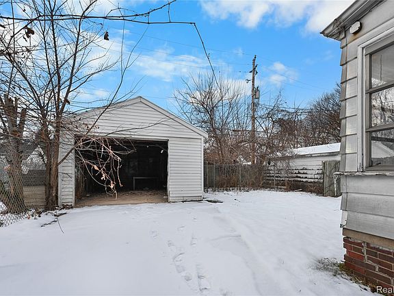 5th image of 11675 Laing St