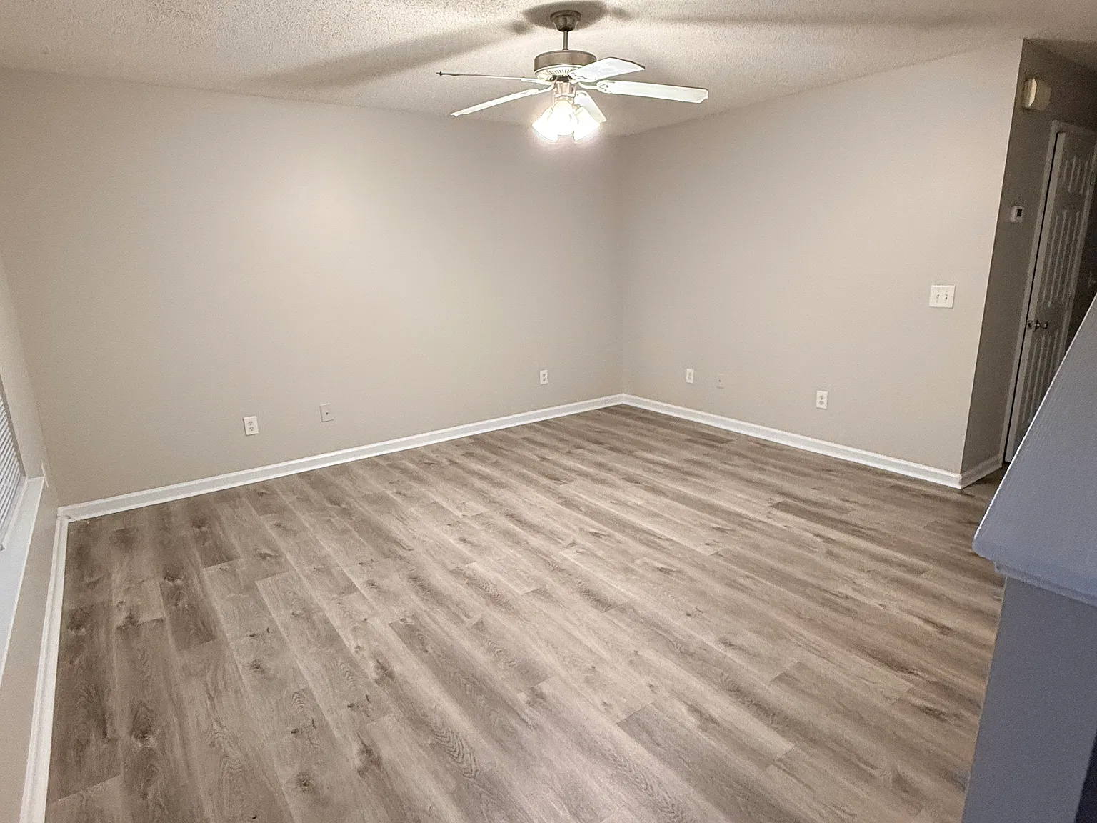 2 bed, 2.5 bath, 1188 sqft, $1,495 — Photo 3