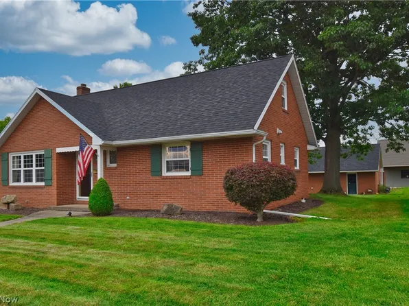 825 4th St SW, New Philadelphia, OH 44663