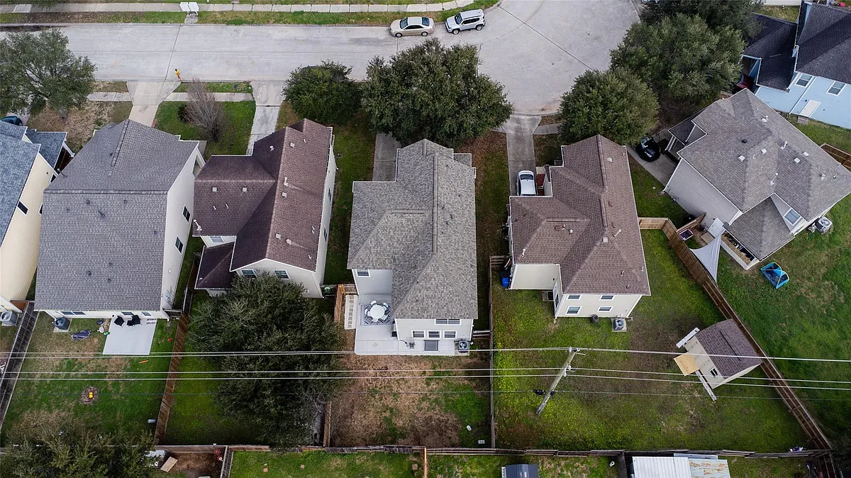 Building Photo - 21011 Emery Mills Ln