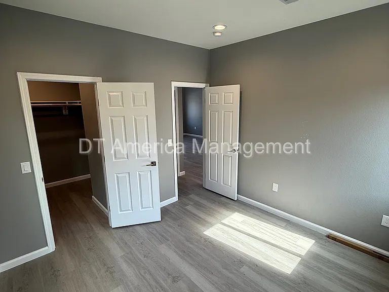 5484 Timothy Dr — Photo 18