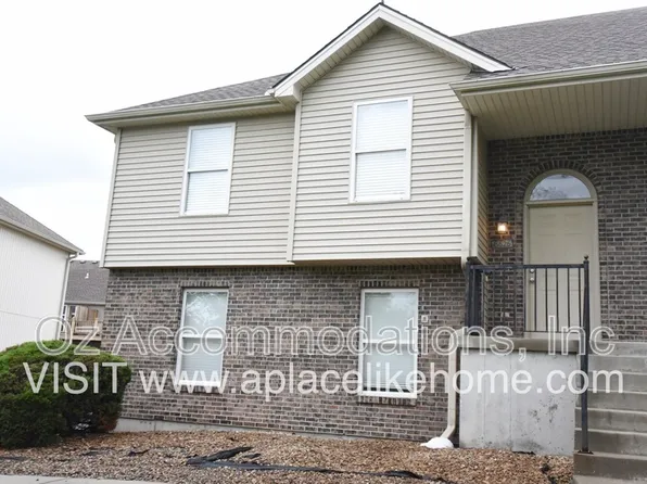 8626 N Cleveland Ln, Kansas City, MO 64156