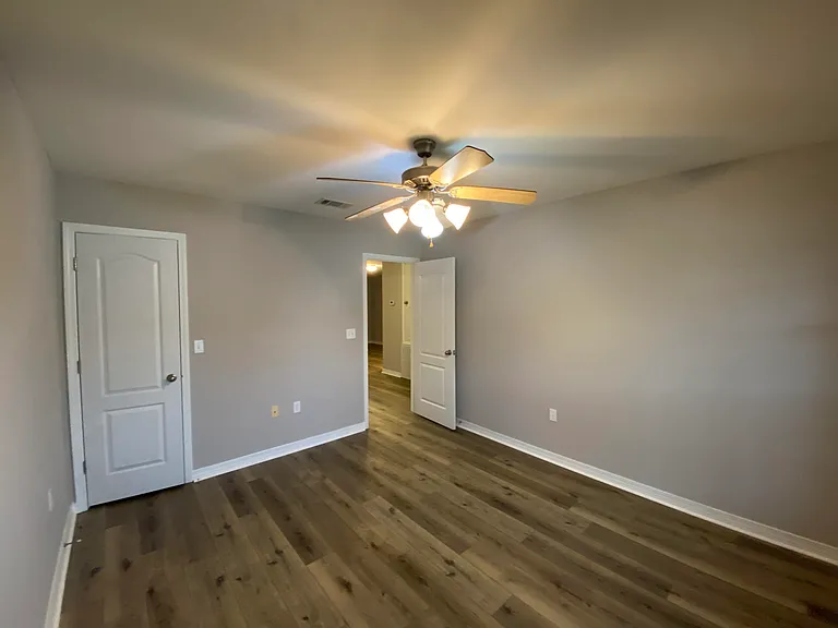 1810 Twin Pine Blvd — Photo 40