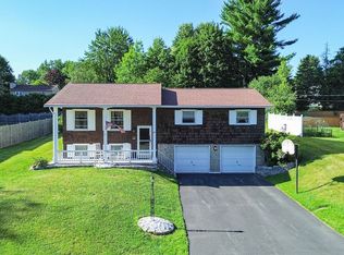 20 Clarion Dr, Whitesboro, NY 13492