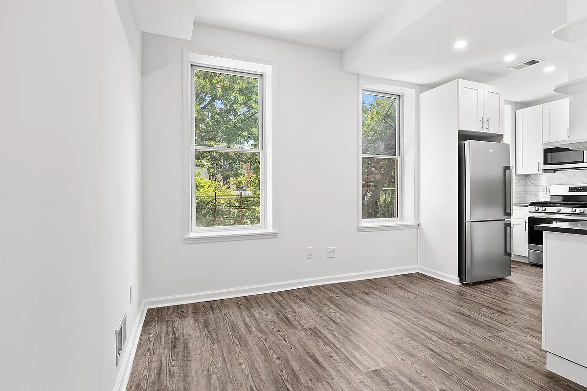 Building Photo - 337 Clinton St #2