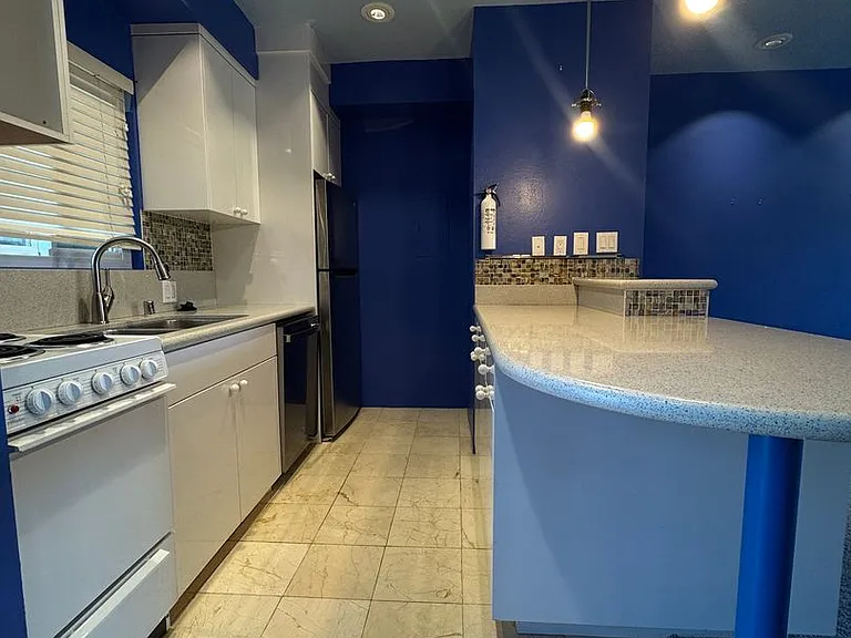 445 Washington Blvd #8 — Photo 7