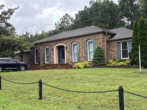 121 Timber Dr, Dover, TN 37058