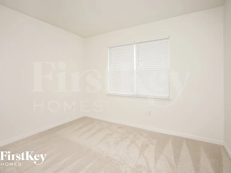 360 Corbel Ln — Photo 9
