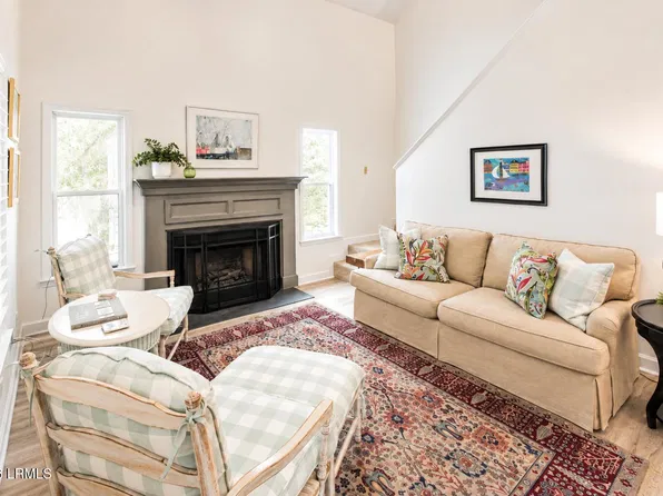 1009 11th Street, Port Royal, SC 29935