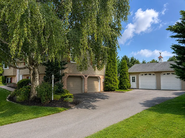 1835 Brunnerville Rd — Photo 33
