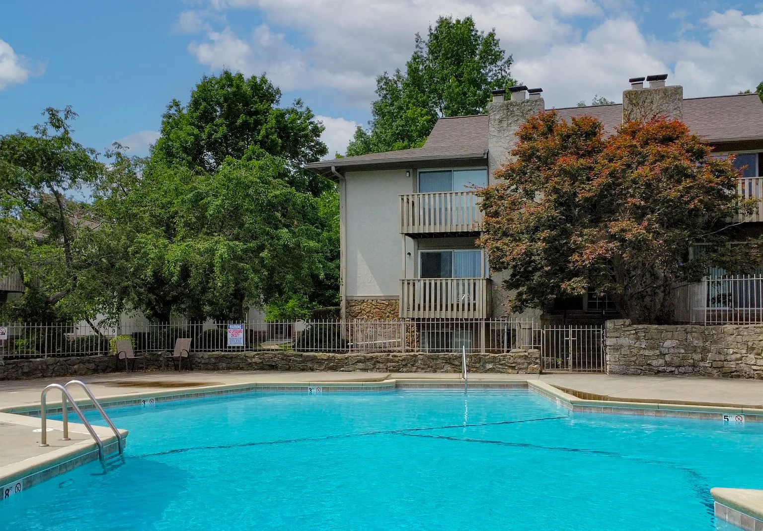 Craigmont — Photo 1