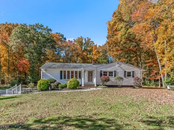 5 Makin Ln, Roxbury Twp., NJ 07876