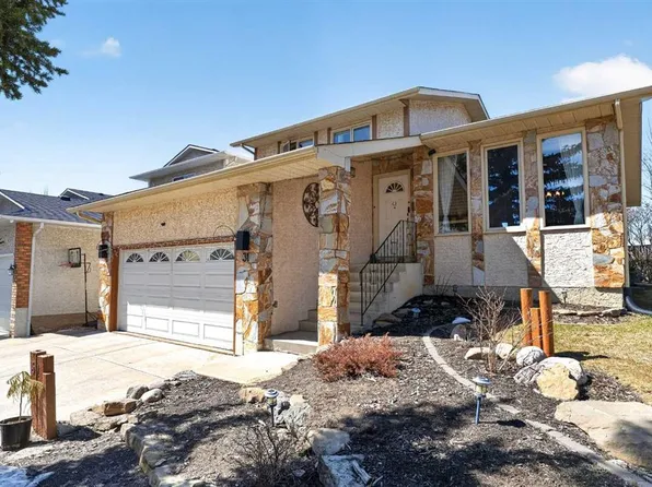 31 SE Edgepark Way NW, Calgary, AB T3A 4G7