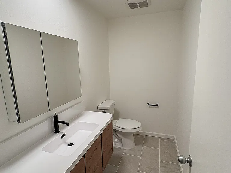 1/2 Bath