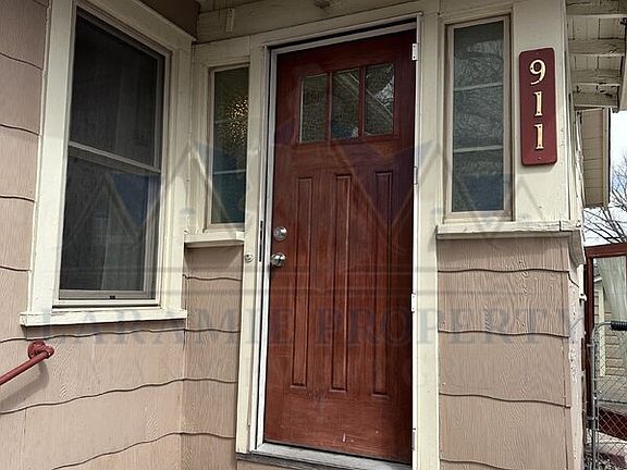 3rd image of 911 S 9th St
