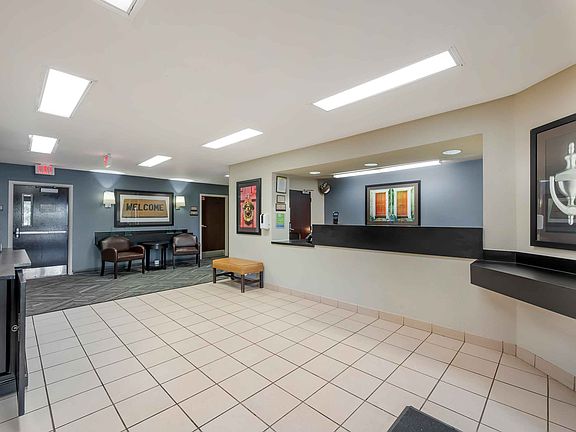 Lobby and Guest Check-in