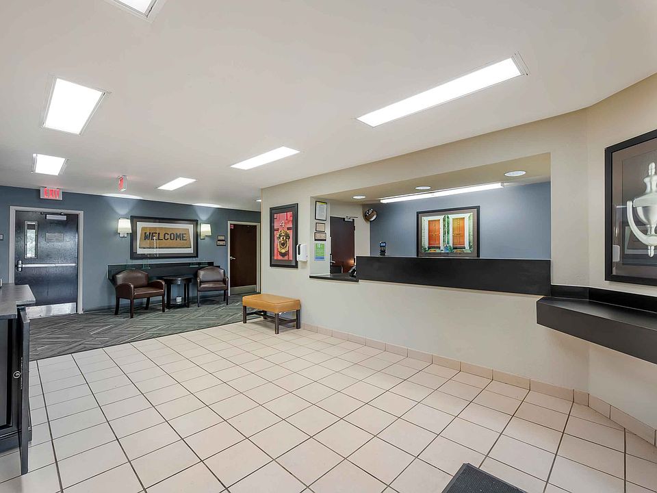 Lobby and Guest Check-in