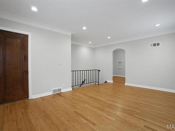 5th image of 5023 Jamieson Ave