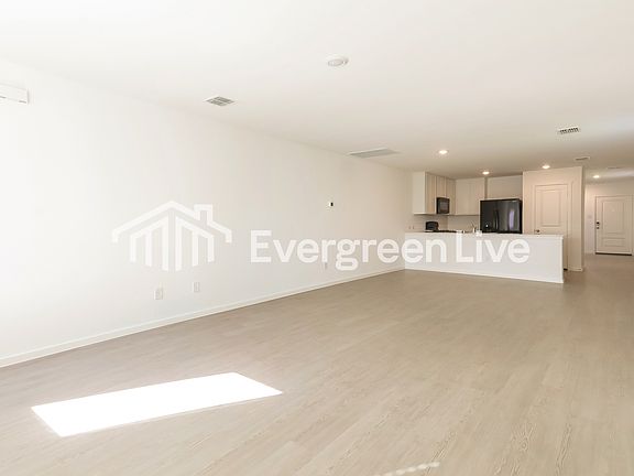 5th image of 832 Dressage Ln