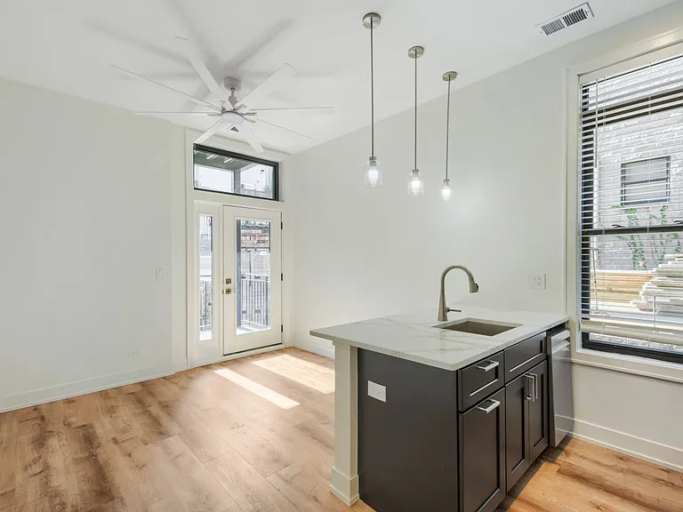 1502 N Hudson Ave #1R — Photo 5