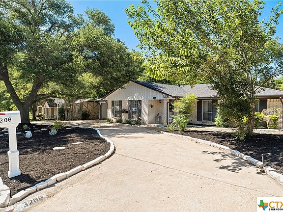 3rd image of 3206 Cottonwood Ln