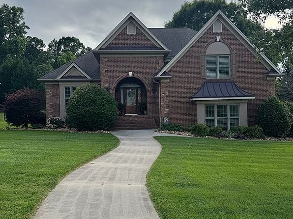 1083 Fox Chase Dr