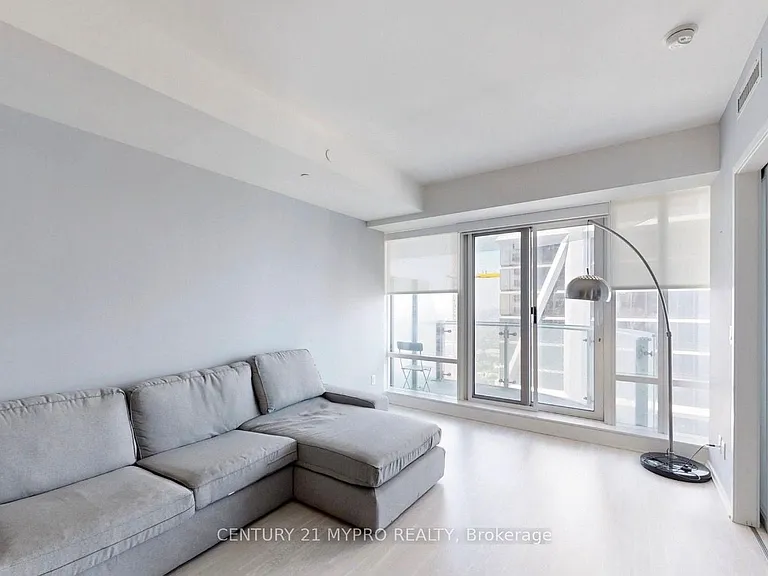 1 Bloor St E #5808 — Photo 6