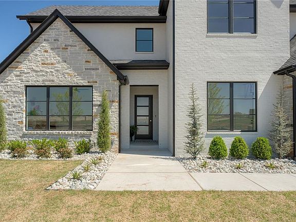 2nd image of 15020 Annecy Blvd