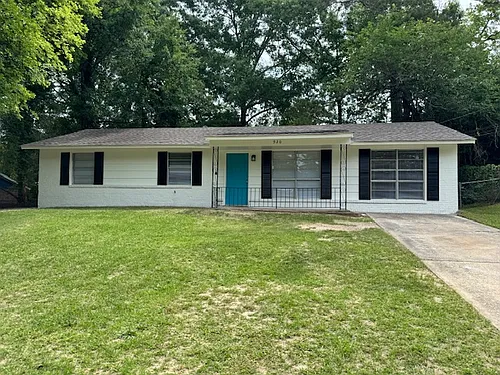 920 Rosewood Dr Photo 1