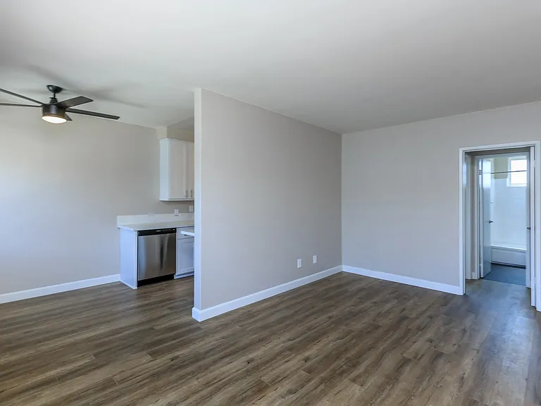 1119-1123 E Elk Ave — Photo 60
