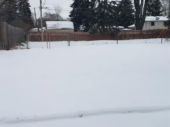 4635 W Point, Dearborn Heights, MI 48125