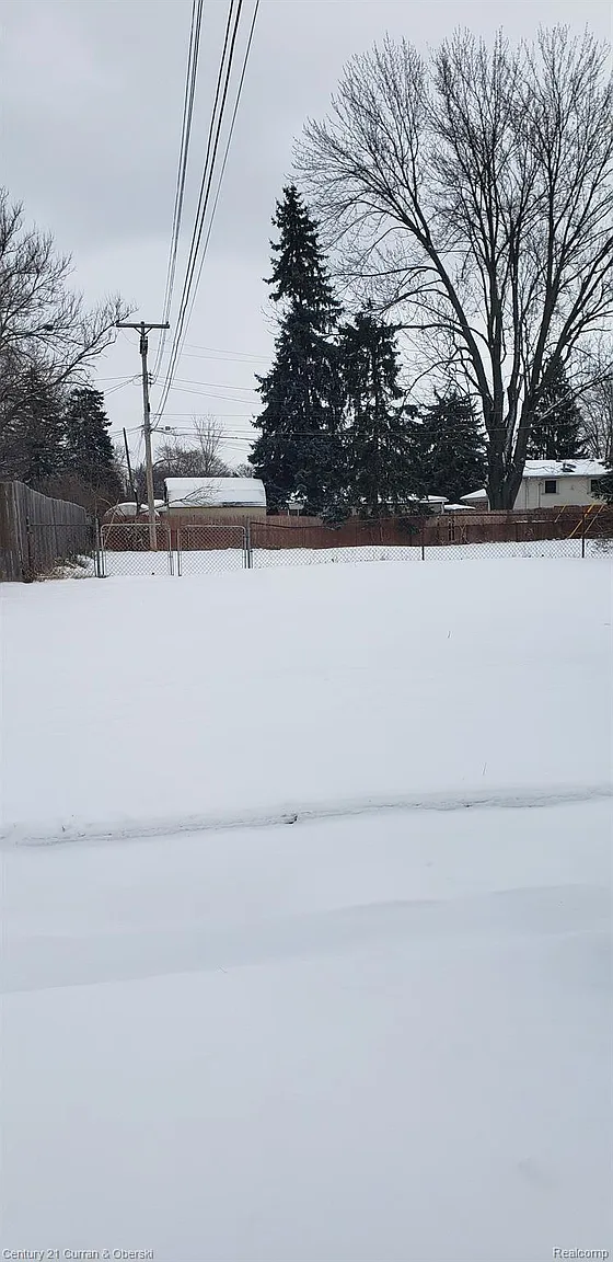 4635 W Point photo 1
