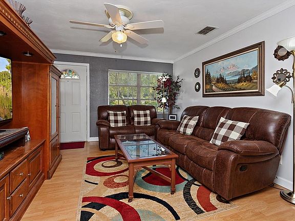 3rd image of 3822 Anna Dr
