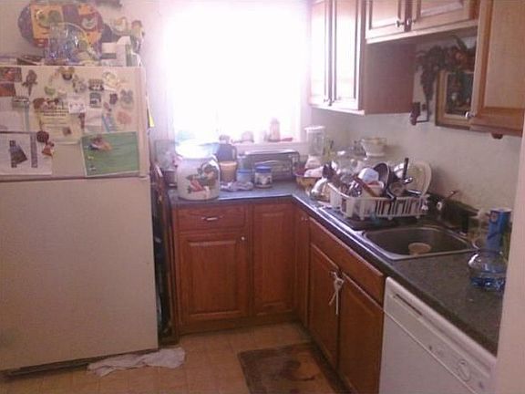 2nd image of 218 W F St