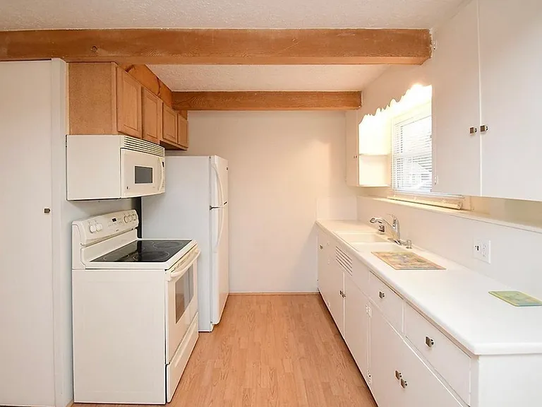 4526 Randolph St — Photo 14